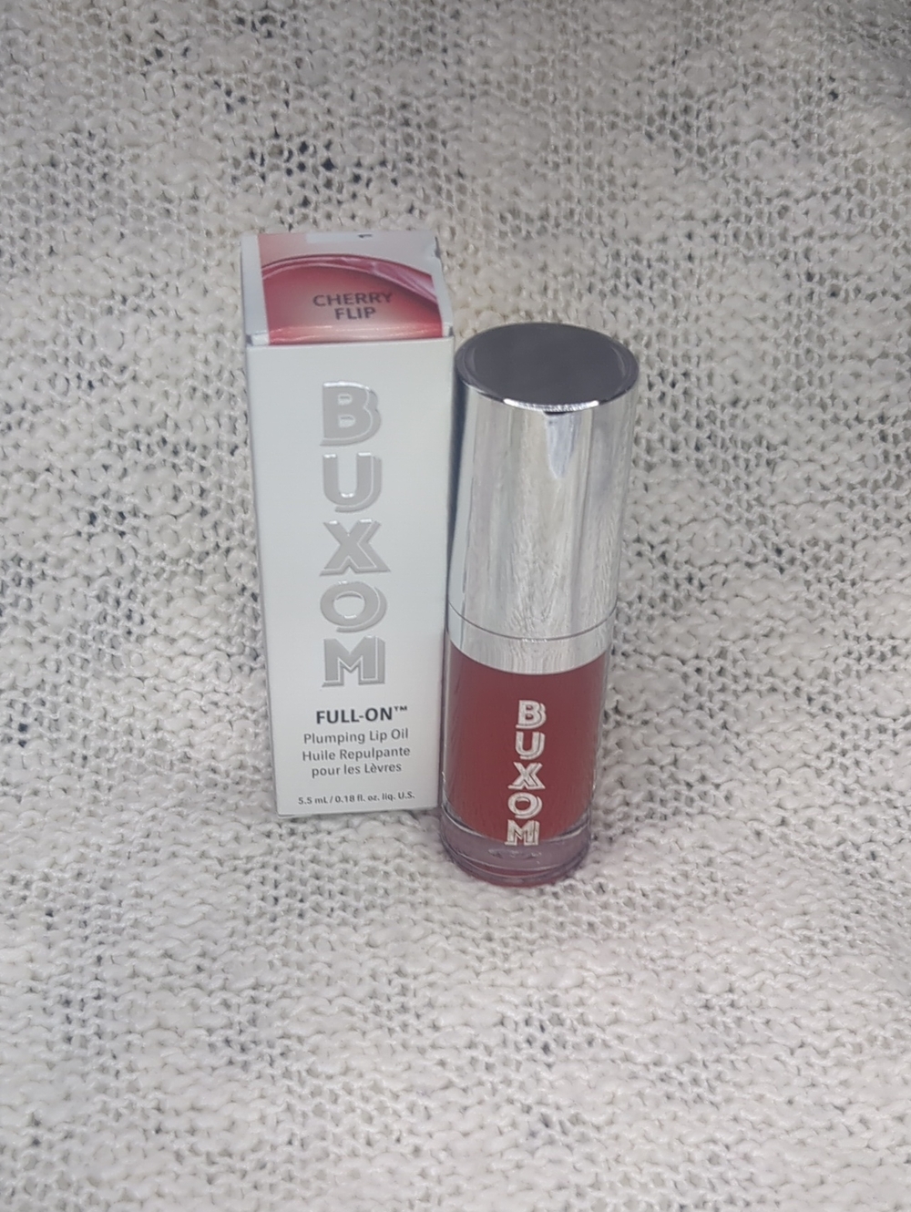 Buxom Full-On Plumping Lip Oil in Cherry Flip, 5.5ml/0.18fl oz - Picture 9 of 10